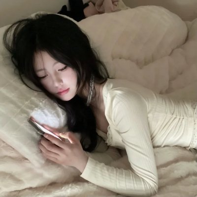 小姑娘艾萝依