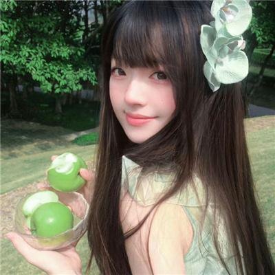 她比烟花寂寞